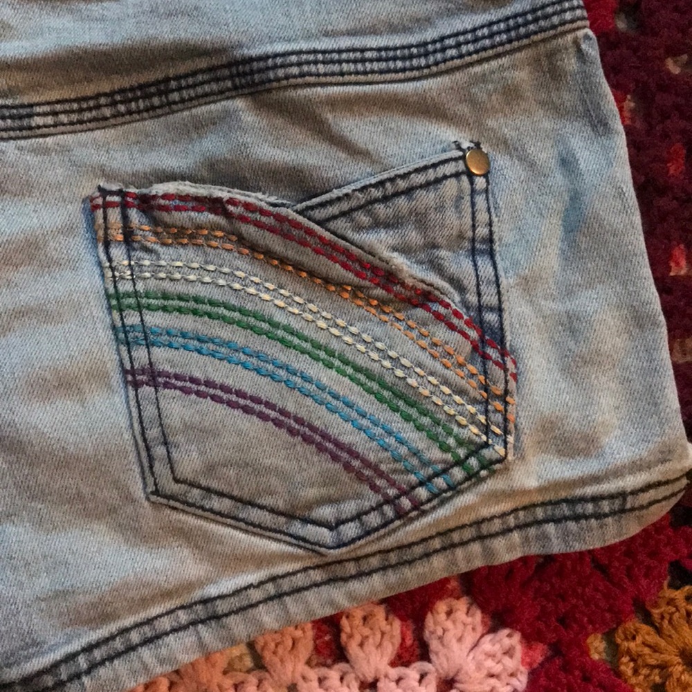 rainbow pocket short shorts